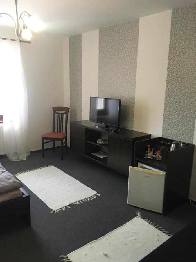 Penzion A Pivnice Varna Velká Bystřice 外观 照片