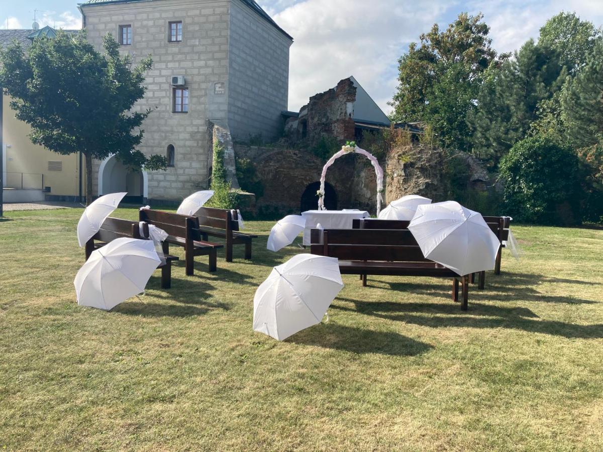 Penzion A Pivnice Varna Velká Bystřice 外观 照片